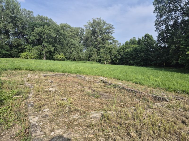 ZBYTKY HRADIŠTĚ - VYSOKÁ ZAHRADA V DOLNÍCH VĚSTONICÍCH